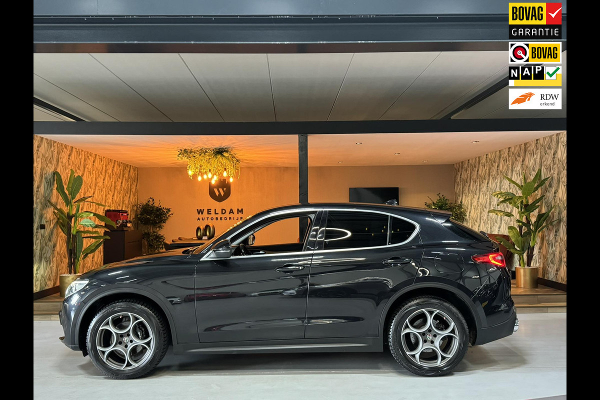 Alfa Romeo Stelvio 2.0 T AWD Super Garantie 280 PK Memory StuurVW StoelVW Elek Achterklep Leder PDC Led Cruise Clima Navi Rijklaar Alfa Romeo Stelvio 2.0 T AWD Super Garantie 280 PK Memory StuurVW StoelVW Elek Achterklep Leder PDC Led Cruise Clima Navi Rijklaar