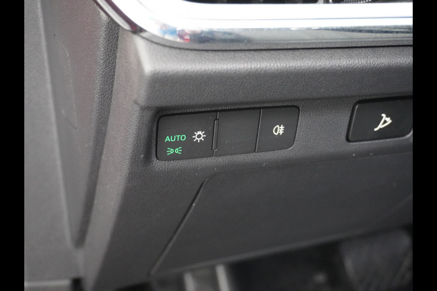 Škoda ENYAQ iV 60 180pk Apple Carplay Android Trekh. Camera Navi Led Lmv 19" PDC 3-zone-Ecc Cruise Control Stoel+Bank-Verwarmd Keyless Rijstrooksensor Virtual Cockpit Bluetooth Park-assist memory Connected services 1e Eigenaar Nieuwprijs €48.450,- Trekgewicht 1.000kg Accu-Garantie tot 13-02-2031 /160.000km Škoda ENYAQ iV 60 180pk Apple Carplay Android Trekh. Camera Navi Led Lmv 19" PDC 3-zone-Ecc Cruise Control Stoel+Bank-Verwarmd Keyless Rijstrooksensor Virtual Cockpit Bluetooth Park-assist memory Connected services 1e Eigenaar Nieuwprijs €48.450,- Trekgewicht 1.000kg Accu-Garantie tot 13-02-2031 /160.000km