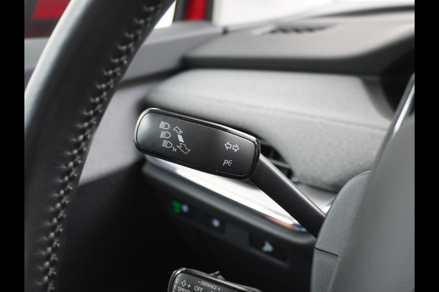 Škoda ENYAQ iV 60 180pk Apple Carplay Android Trekh. Camera Navi Led Lmv 19" PDC 3-zone-Ecc Cruise Control Stoel+Bank-Verwarmd Keyless Rijstrooksensor Virtual Cockpit Bluetooth Park-assist memory Connected services 1e Eigenaar Nieuwprijs €48.450,- Trekgewicht 1.000kg Accu-Garantie tot 13-02-2031 /160.000km Škoda ENYAQ iV 60 180pk Apple Carplay Android Trekh. Camera Navi Led Lmv 19" PDC 3-zone-Ecc Cruise Control Stoel+Bank-Verwarmd Keyless Rijstrooksensor Virtual Cockpit Bluetooth Park-assist memory Connected services 1e Eigenaar Nieuwprijs €48.450,- Trekgewicht 1.000kg Accu-Garantie tot 13-02-2031 /160.000km