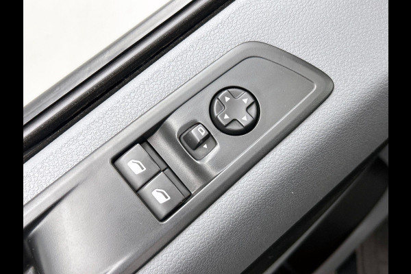 Opel Vivaro 2.0 CDTI L3H1 Edition Dubbele Cabine Airco Bluetooth Navi Trekhaak