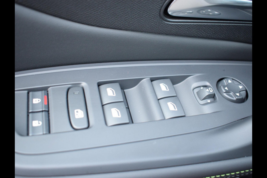 Peugeot 308 SW 1.2 Hybrid 145 e-DCS6 GT SCHUIF- KANTELDAK | NAVI & CARPLAY | CAMERA MET SENSOREN |