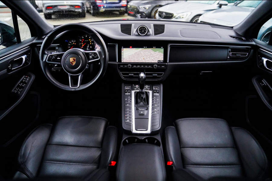 Porsche Macan 2.0 | Sport Chrono | Origineel NL | Panorama | Full option | Lane Assist | Sportstoelen| Luchtvering