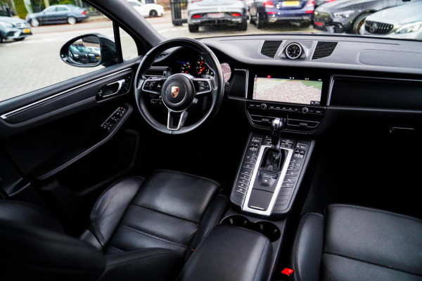 Porsche Macan 2.0 | Sport Chrono | Origineel NL | Panorama | Full option | Lane Assist | Sportstoelen| Luchtvering