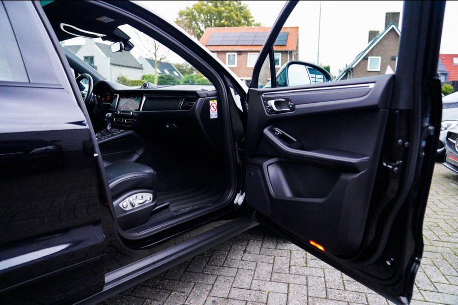 Porsche Macan 2.0 | Sport Chrono | Origineel NL | Panorama | Full option | Lane Assist | Sportstoelen| Luchtvering