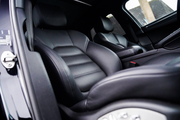 Porsche Macan 2.0 | Sport Chrono | Origineel NL | Panorama | Full option | Lane Assist | Sportstoelen| Luchtvering