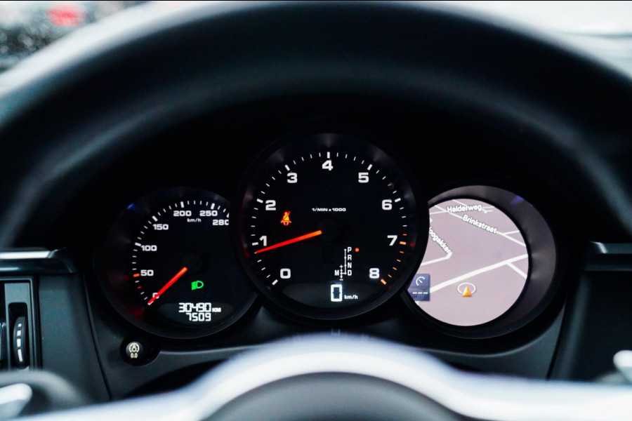 Porsche Macan 2.0 | Sport Chrono | Origineel NL | Panorama | Full option | Lane Assist | Sportstoelen| Luchtvering