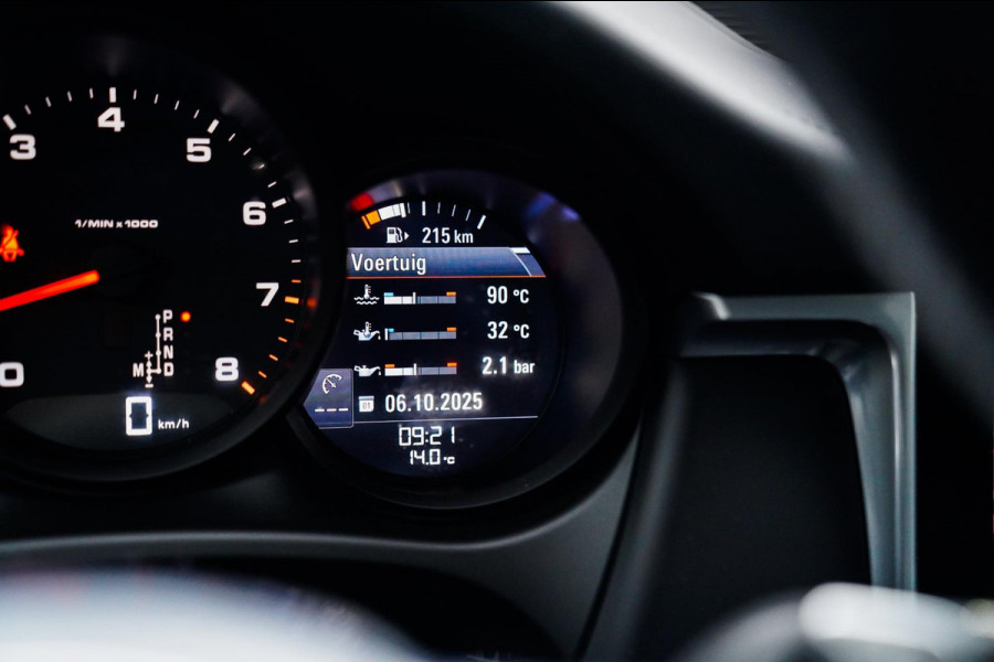 Porsche Macan 2.0 | Sport Chrono | Origineel NL | Panorama | Full option | Lane Assist | Sportstoelen| Luchtvering