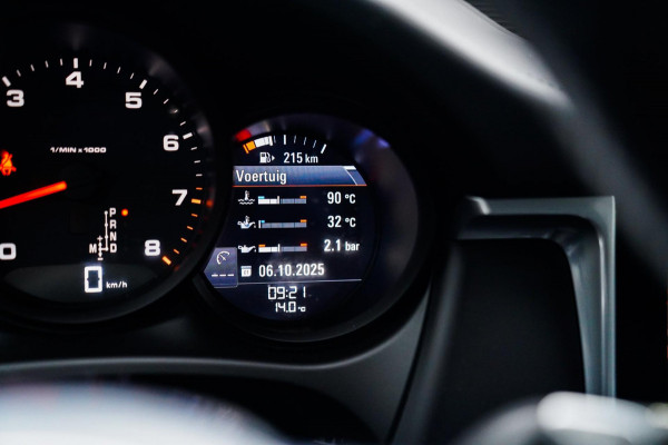 Porsche Macan 2.0 | Sport Chrono | Origineel NL | Panorama | Full option | Lane Assist | Sportstoelen| Luchtvering