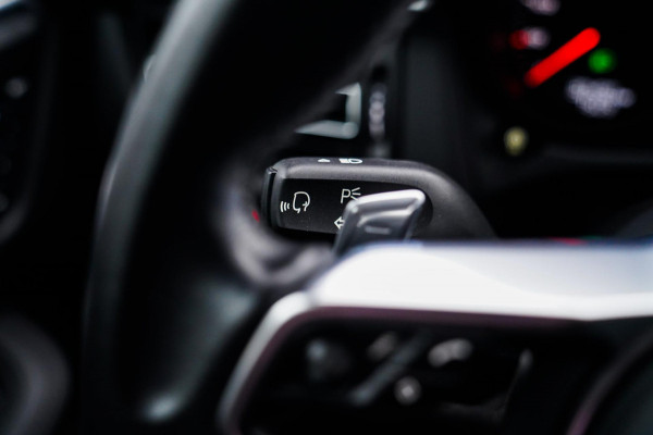Porsche Macan 2.0 | Sport Chrono | Origineel NL | Panorama | Full option | Lane Assist | Sportstoelen| Luchtvering