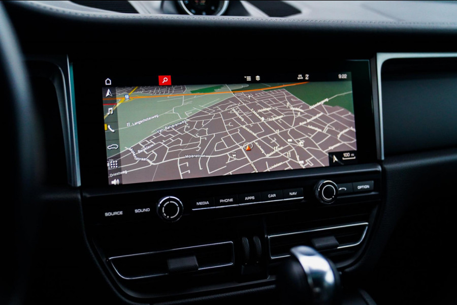 Porsche Macan 2.0 | Sport Chrono | Origineel NL | Panorama | Full option | Lane Assist | Sportstoelen| Luchtvering