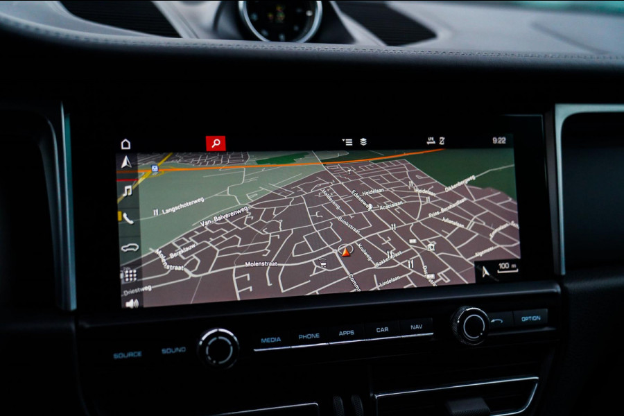 Porsche Macan 2.0 | Sport Chrono | Origineel NL | Panorama | Full option | Lane Assist | Sportstoelen| Luchtvering