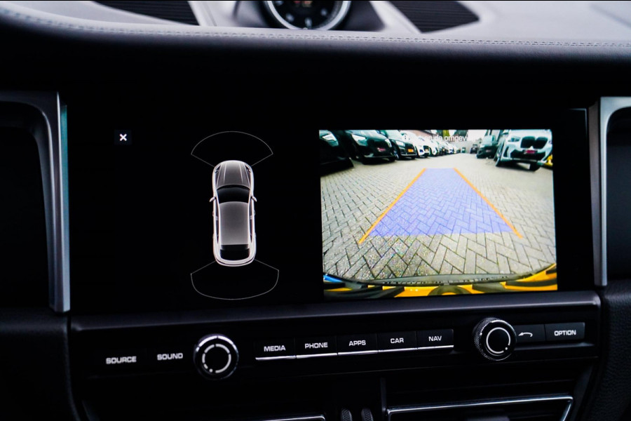 Porsche Macan 2.0 | Sport Chrono | Origineel NL | Panorama | Full option | Lane Assist | Sportstoelen| Luchtvering