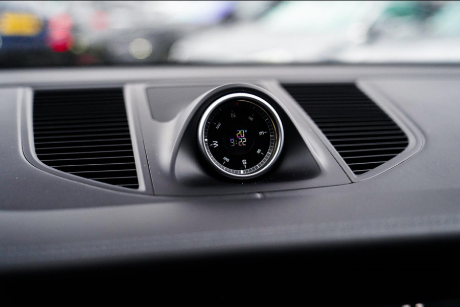 Porsche Macan 2.0 | Sport Chrono | Origineel NL | Panorama | Full option | Lane Assist | Sportstoelen| Luchtvering
