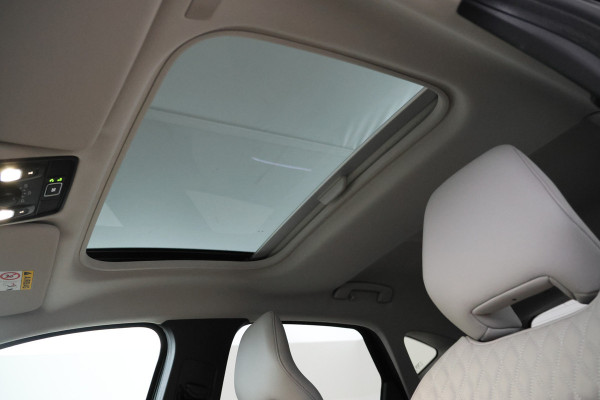 Renault Captur 1.3 TCe 155 Initiale Paris Automaat, Panorama, Volleder