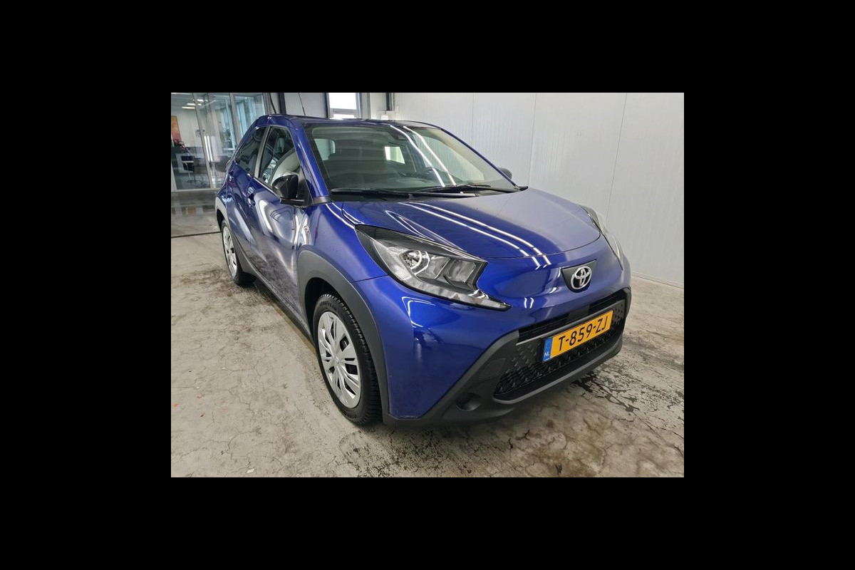 Toyota Aygo X 1.0 VVT-i | 73 PK | MT Play | Achteruitrijcamera | *Word verwacht*