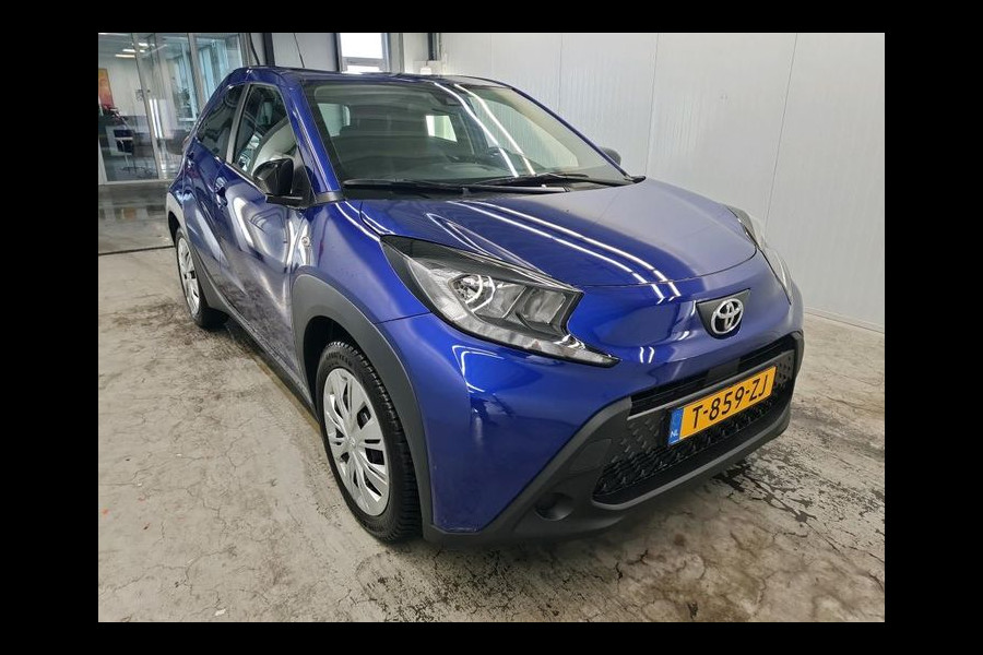 Toyota Aygo X 1.0 VVT-i | 73 PK | MT Play | Achteruitrijcamera | *Word verwacht*