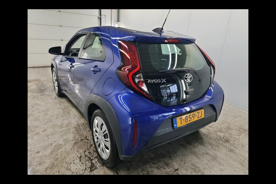 Toyota Aygo X 1.0 VVT-i | 73 PK | MT Play | Achteruitrijcamera | *Word verwacht*
