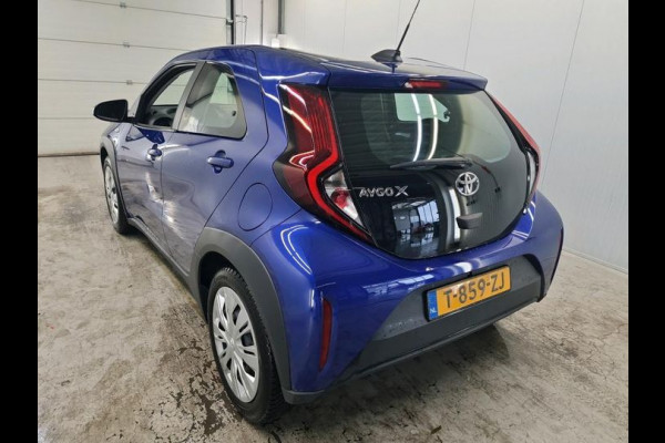 Toyota Aygo X 1.0 VVT-i | 73 PK | MT Play | Achteruitrijcamera | *Word verwacht*