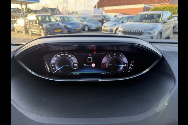 Peugeot 5008 1.2 PureTech | 130 PK | Blue Lease Executive | Navigatie | Climate Control | Trekhaak |