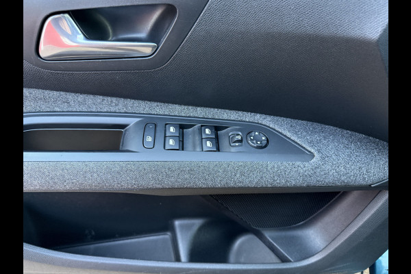 Peugeot 5008 1.2 PureTech | 130 PK | Blue Lease Executive | Navigatie | Climate Control | Trekhaak |