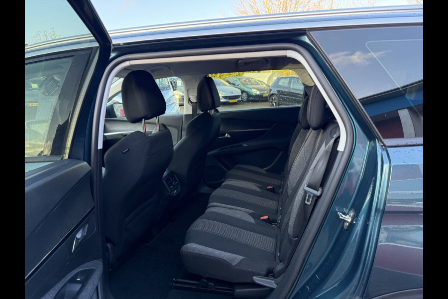 Peugeot 5008 1.2 PureTech | 130 PK | Blue Lease Executive | Navigatie | Climate Control | Trekhaak |