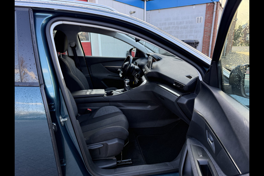 Peugeot 5008 1.2 PureTech | 130 PK | Blue Lease Executive | Navigatie | Climate Control | Trekhaak |