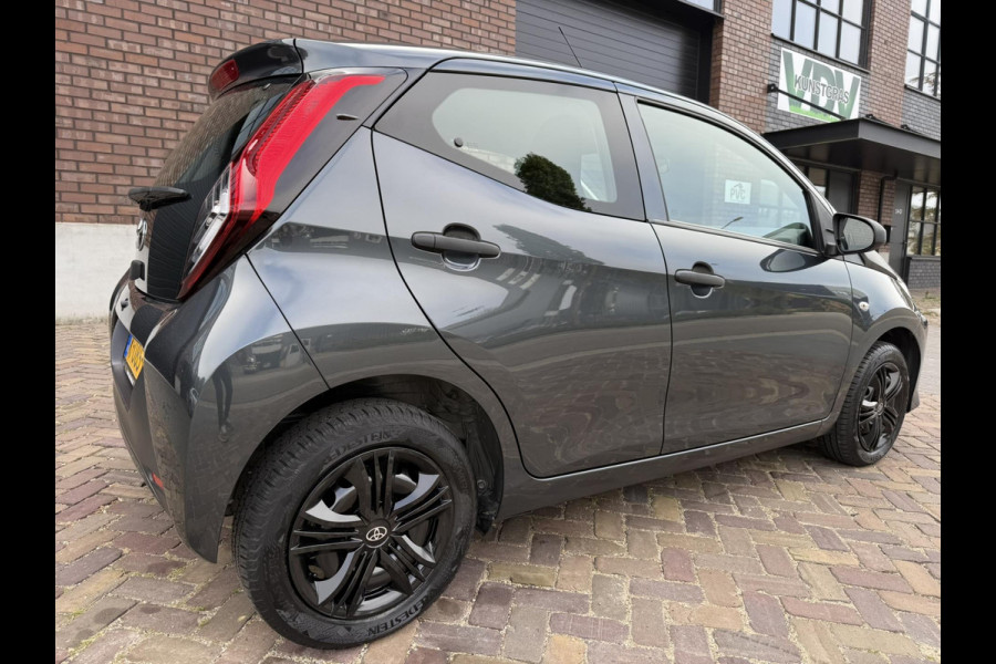 Toyota Aygo 1.0 VVT-i x-fun / 1e Eigenaar / ALL-Season banden / Airco + Elek-Pakket / BlueTooth / NED-AYGO