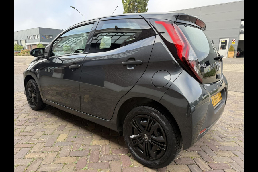 Toyota Aygo 1.0 VVT-i x-fun / 1e Eigenaar / ALL-Season banden / Airco + Elek-Pakket / BlueTooth / NED-AYGO