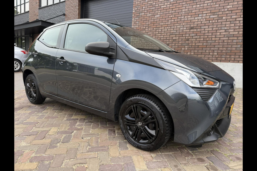 Toyota Aygo 1.0 VVT-i x-fun / 1e Eigenaar / ALL-Season banden / Airco + Elek-Pakket / BlueTooth / NED-AYGO