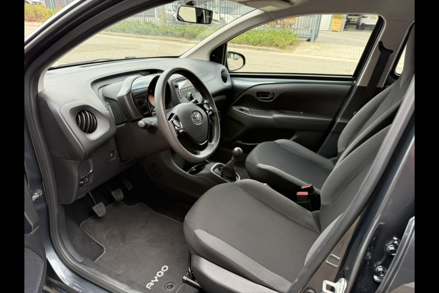 Toyota Aygo 1.0 VVT-i x-fun / 1e Eigenaar / ALL-Season banden / Airco + Elek-Pakket / BlueTooth / NED-AYGO