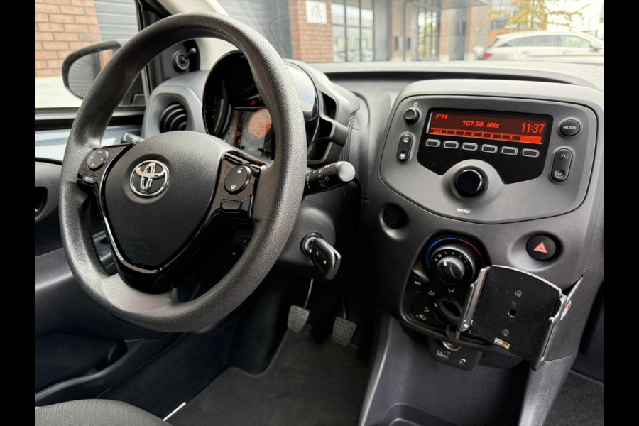 Toyota Aygo 1.0 VVT-i x-fun / 1e Eigenaar / ALL-Season banden / Airco + Elek-Pakket / BlueTooth / NED-AYGO