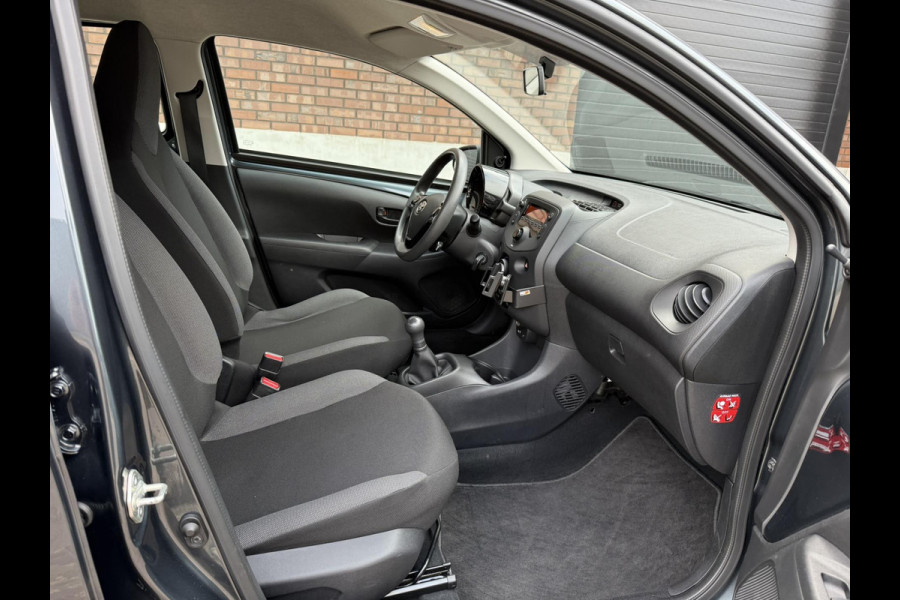 Toyota Aygo 1.0 VVT-i x-fun / 1e Eigenaar / ALL-Season banden / Airco + Elek-Pakket / BlueTooth / NED-AYGO