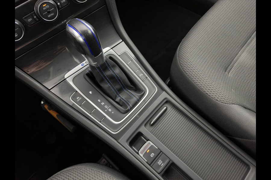 Volkswagen e-Golf {SOH-90%} Aut. *ADAPTIVE-CRUISE | FULL-LED | NAVI-FULLMAP | COMFORT-SEATS | ECC | PRIVACY-GLASS | PARKPILOT | CCS-FASTLOADER | 16''ALU*