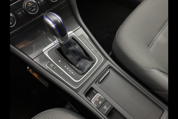 Volkswagen e-Golf {SOH-90%} Aut. *ADAPTIVE-CRUISE | FULL-LED | NAVI-FULLMAP | COMFORT-SEATS | ECC | PRIVACY-GLASS | PARKPILOT | CCS-FASTLOADER | 16''ALU*