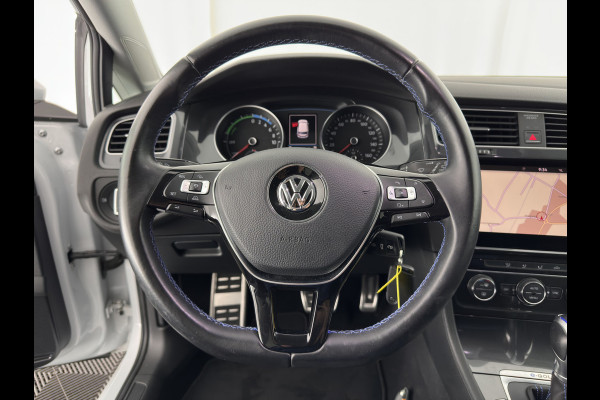 Volkswagen e-Golf {SOH-90%} Aut. *ADAPTIVE-CRUISE | FULL-LED | NAVI-FULLMAP | COMFORT-SEATS | ECC | PRIVACY-GLASS | PARKPILOT | CCS-FASTLOADER | 16''ALU*