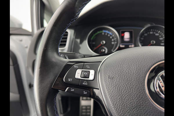 Volkswagen e-Golf {SOH-90%} Aut. *ADAPTIVE-CRUISE | FULL-LED | NAVI-FULLMAP | COMFORT-SEATS | ECC | PRIVACY-GLASS | PARKPILOT | CCS-FASTLOADER | 16''ALU*