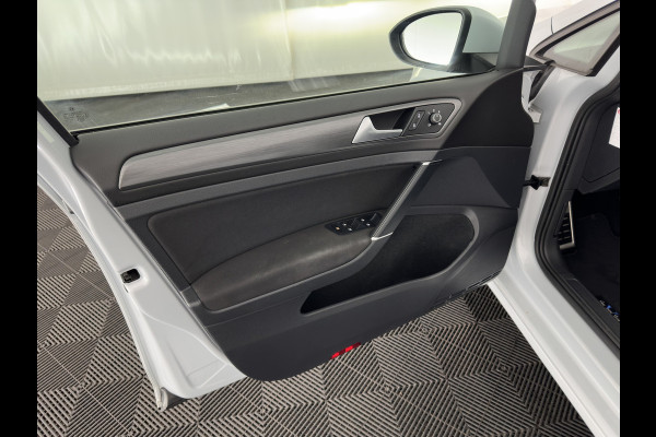 Volkswagen e-Golf {SOH-90%} Aut. *ADAPTIVE-CRUISE | FULL-LED | NAVI-FULLMAP | COMFORT-SEATS | ECC | PRIVACY-GLASS | PARKPILOT | CCS-FASTLOADER | 16''ALU*