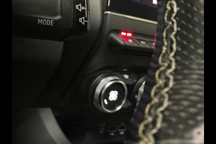Renault Arkana 1.6 E-Tech hybrid 145 E-Tech engineered PANO NAVI LEER CARPLAY CAMERA BOMVOL!