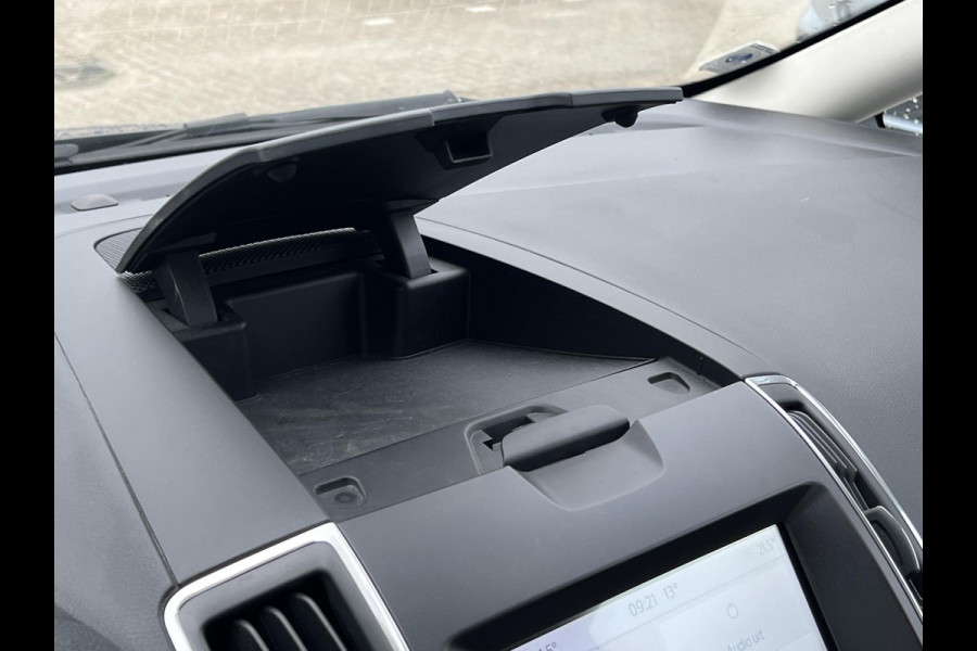 Ford Galaxy 2.5 Titanium FHEV 190pk | Trekhaak | Winter Pack | Adaptive cruise control | Sony audio