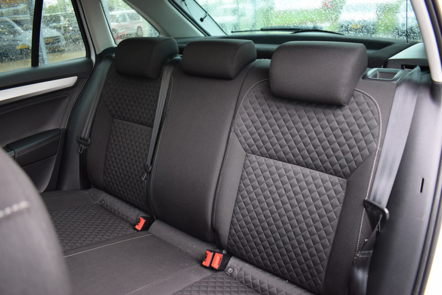 Škoda Rapid Spaceback 1.0 TSI Greentech Drive | Trekhaak | Pano | Stoelverw. | Climate