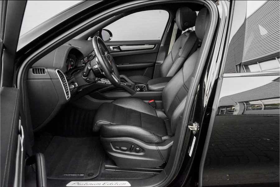 Porsche Cayenne Coupé 3.0 E-Hybrid Platinum Sport Design Luchtv ACC Nachtzicht HUD 22" Trekhaak