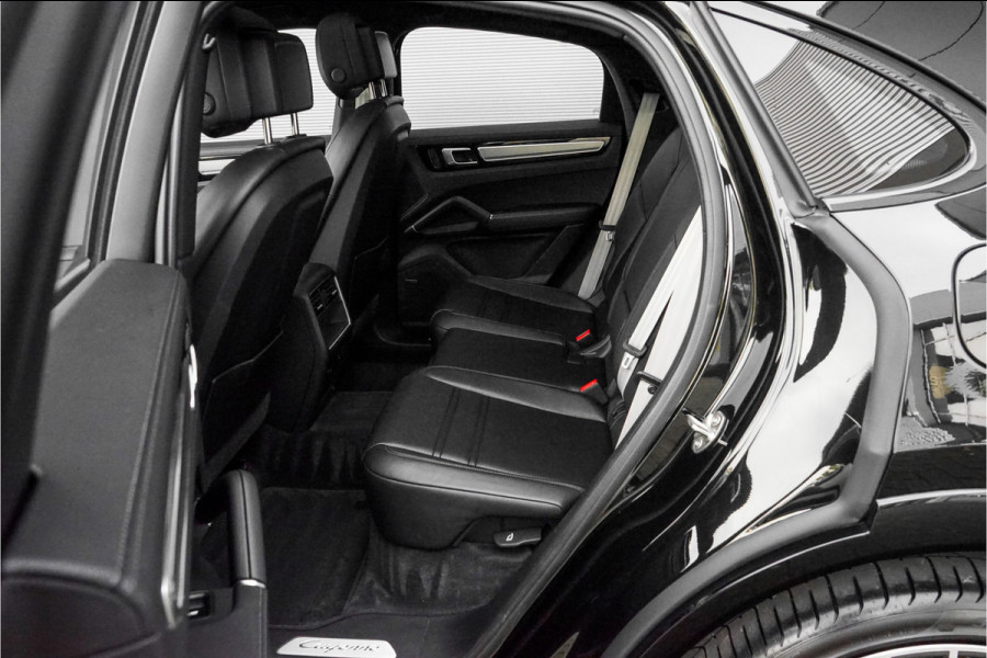 Porsche Cayenne Coupé 3.0 E-Hybrid Platinum Sport Design Luchtv ACC Nachtzicht HUD 22" Trekhaak