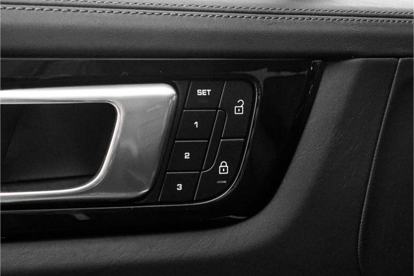 Porsche Cayenne Coupé 3.0 E-Hybrid Platinum Sport Design Luchtv ACC Nachtzicht HUD 22" Trekhaak