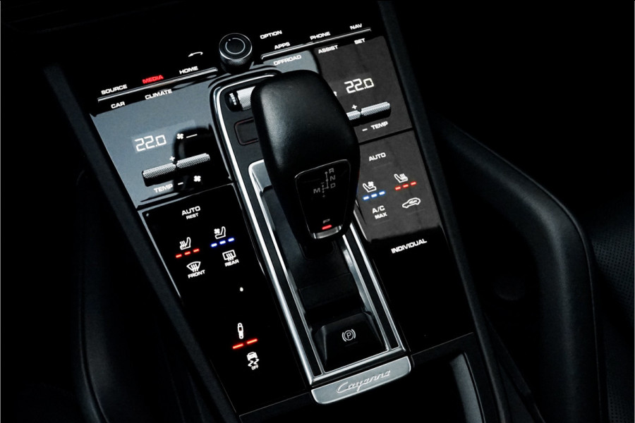 Porsche Cayenne Coupé 3.0 E-Hybrid Platinum Sport Design Luchtv ACC Nachtzicht HUD 22" Trekhaak