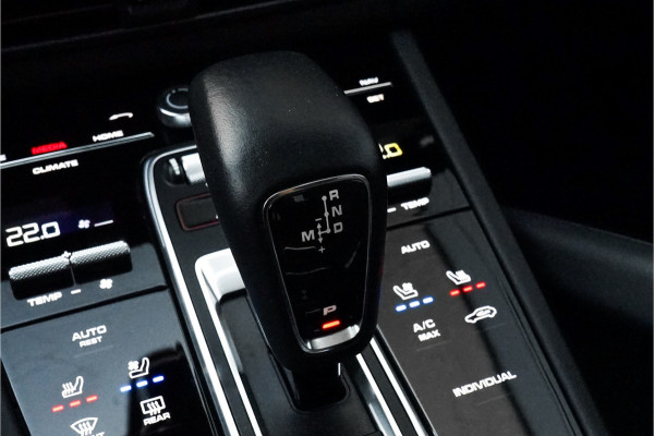 Porsche Cayenne Coupé 3.0 E-Hybrid Platinum Sport Design Luchtv ACC Nachtzicht HUD 22" Trekhaak