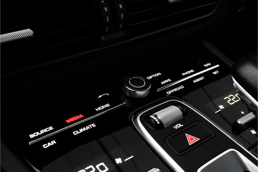 Porsche Cayenne Coupé 3.0 E-Hybrid Platinum Sport Design Luchtv ACC Nachtzicht HUD 22" Trekhaak