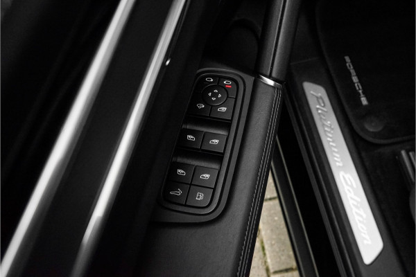 Porsche Cayenne Coupé 3.0 E-Hybrid Platinum Sport Design Luchtv ACC Nachtzicht HUD 22" Trekhaak