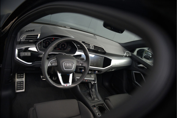 Audi Q3 40 TFSI quattro S Line Pro Line S | 190 PK | Panoramadak | Matrix Led | Stoelverwarming | Leer | Dodehoekdetectie | Automaat | BTW | Black Edition | Cruise Control | Virtual | Navigatie | Dealer Onderhouden |