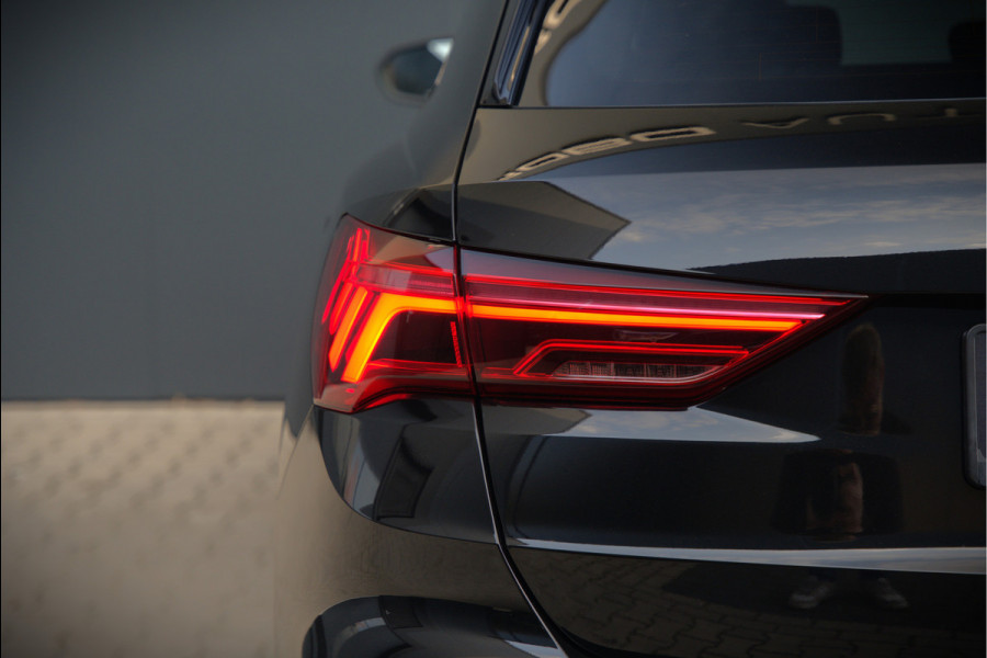 Audi Q3 40 TFSI quattro S Line Pro Line S | 190 PK | Panoramadak | Matrix Led | Stoelverwarming | Leer | Dodehoekdetectie | Automaat | BTW | Black Edition | Cruise Control | Virtual | Navigatie | Dealer Onderhouden |