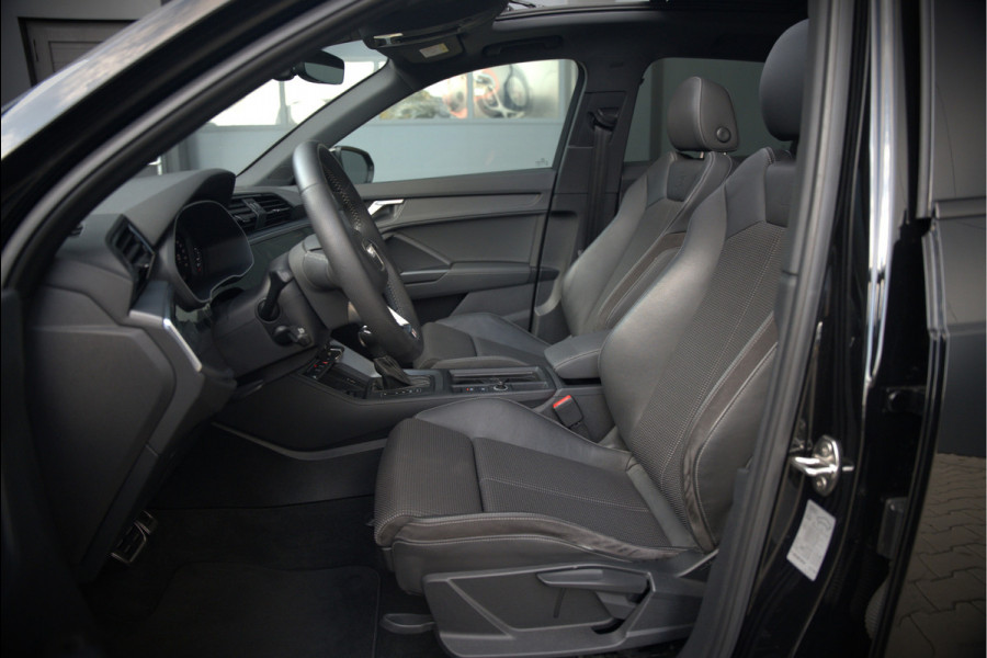 Audi Q3 40 TFSI quattro S Line Pro Line S | 190 PK | Panoramadak | Matrix Led | Stoelverwarming | Leer | Dodehoekdetectie | Automaat | BTW | Black Edition | Cruise Control | Virtual | Navigatie | Dealer Onderhouden |